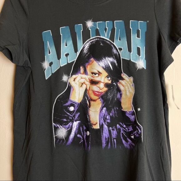 Torrid Classic Fit Tunic Tee - Vintage Aaliyah Black, Size 00 = Medium/10 - Picture 8 of 10